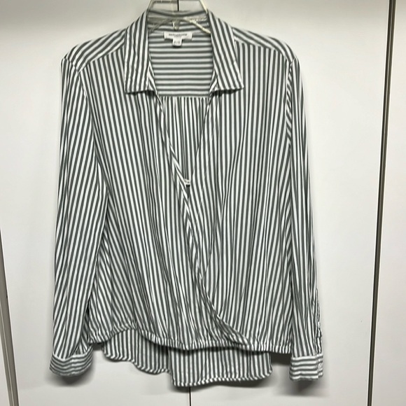 Beachlunchlounge Collection Top - Picture 1 of 12